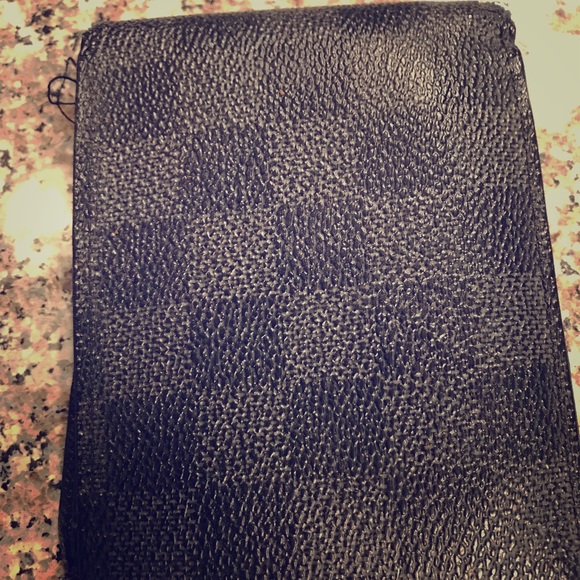 Louis Vuitton wallet - Picture 1 of 2